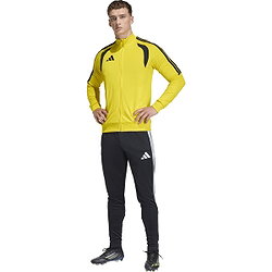Présentation: Adidas Tiro 26 Veste D'entraînement Hommes - Jaune / Noir