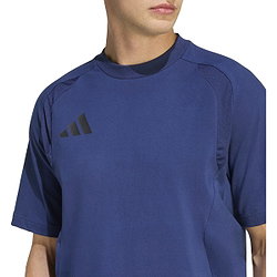 Présentation: Adidas Tiro Travel T-Shirt Hommes - Marine
