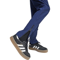 Présentation: Adidas Tiro Travel Woven Pantalon D'entraînement Enfants - Marine