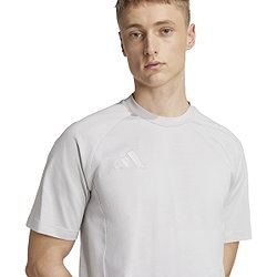 Présentation: Adidas Tiro 25 Travel T-Shirt Hommes - Gris Clair / Blanc