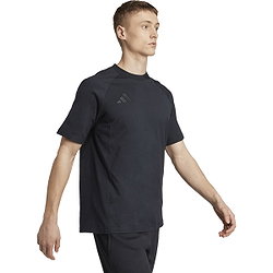 Présentation: Adidas Tiro 25 Travel T-Shirt Hommes - Noir